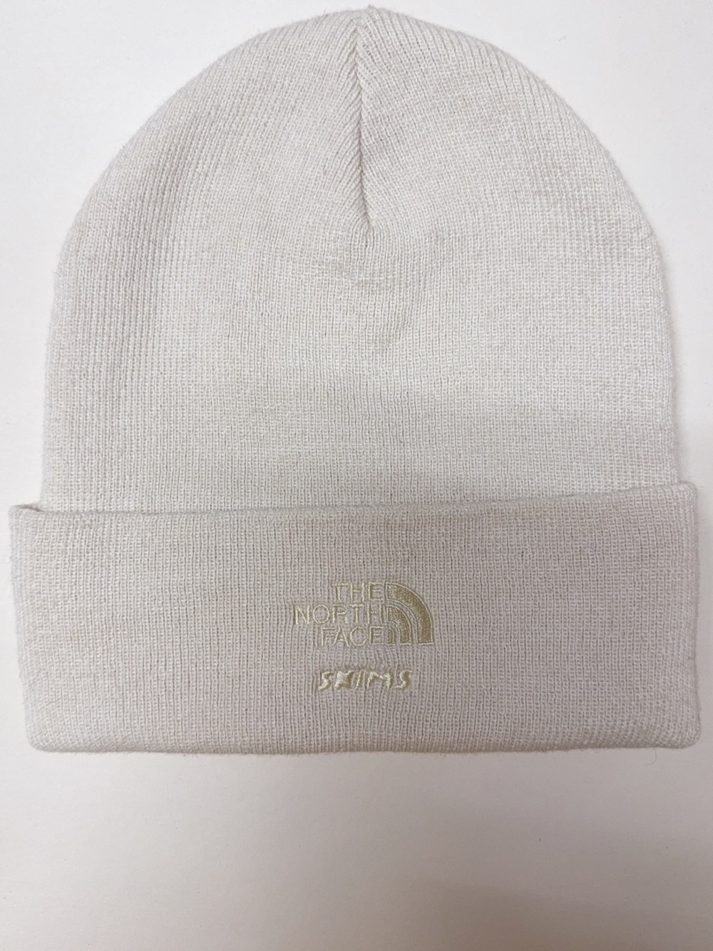 SKIMS X THE NORTH FACE BEANIE “BONE” (ONE SIZE)